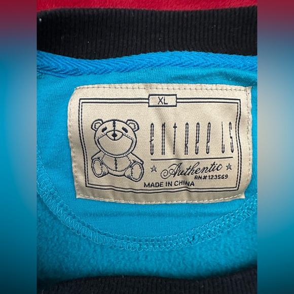 Entree LS Crewneck Sweater with pockets - Picture 2 of 3
